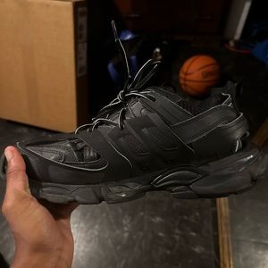 Balenciaga tracks (Not Led)